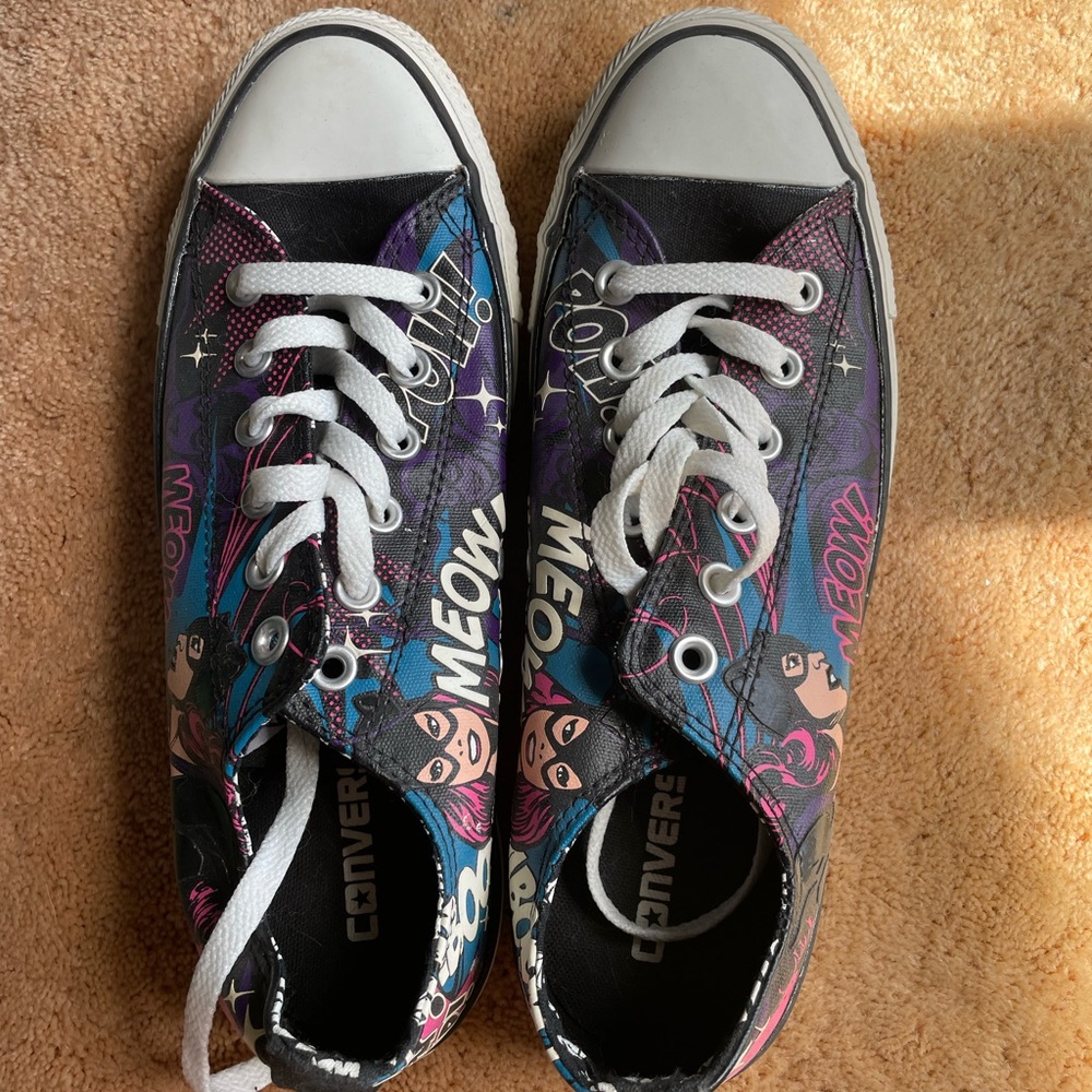 Converse Women's Low Top Sneakers - Black Retro Catwoman